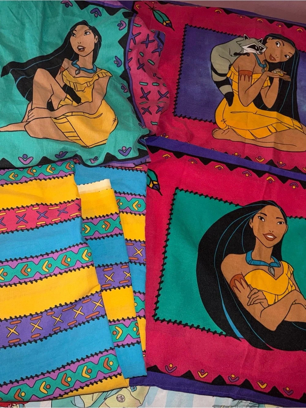 Vintage Disney 90s Pocohontas Girls colorful Twin Size 3PC Bed Sheet Set.
